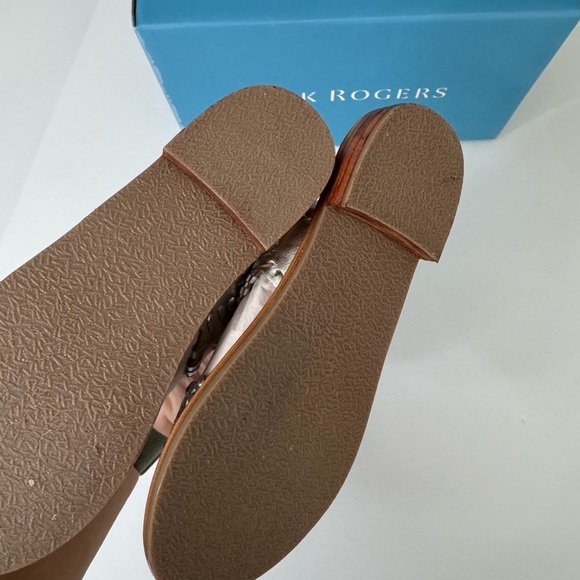 NEW Jack Rogers Girls Lauren Flat Sandals Silver Size 13 - Picture 3 of 4